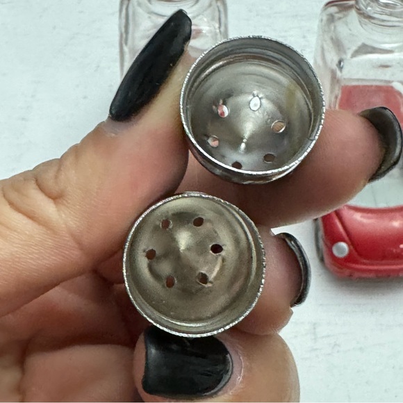 Siku Red VW Volkswagen Beetle Die Cast Car Salt & Pepper Shakers 1984 Vintage - Picture 3 of 12